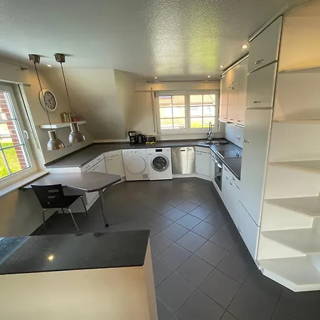 דירה Grosszuegige Fuer Bis Zu 4 Personen Mit Balkon Capelle