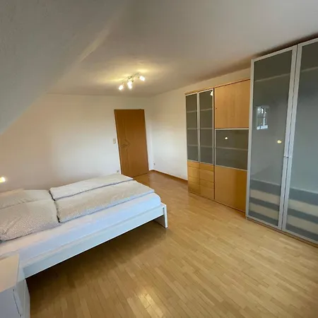 Grosszuegige Fuer Bis Zu 4 Personen Mit Balkon *