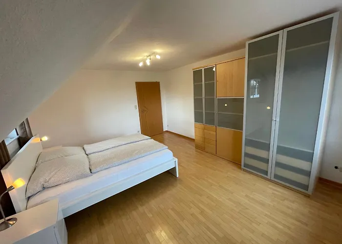 Grosszuegige Fuer Bis Zu 4 Personen Mit Balkon *