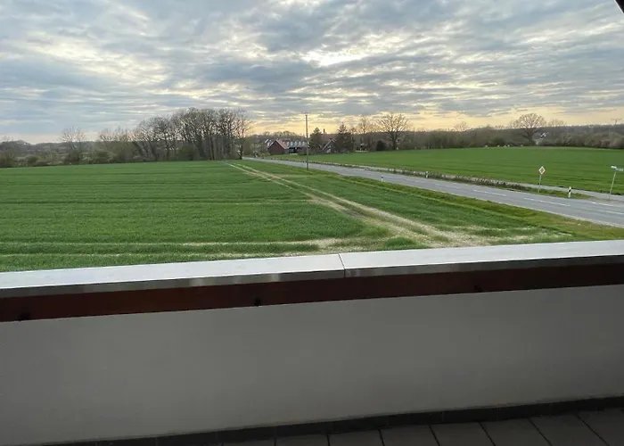 Grosszuegige Fuer Bis Zu 4 Personen Mit Balkon דירה *