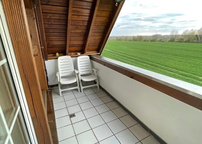 Grosszuegige Fuer Bis Zu 4 Personen Mit Balkon 아파트